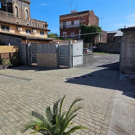 La Dimora Nella Corte בית נופש *