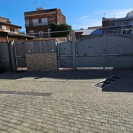 La Dimora Nella Corte בית נופש